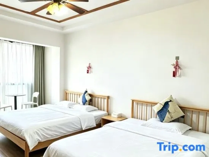 Standard Twin room with balcony