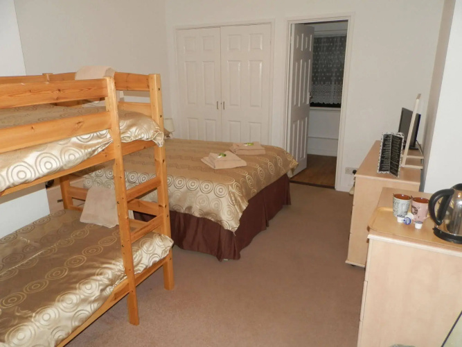 Wayside Cheer Hotel