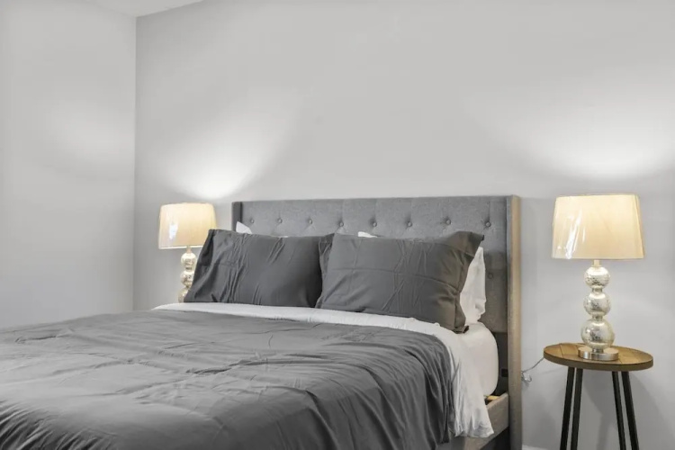 Stylish 1BR Downtown Evonify