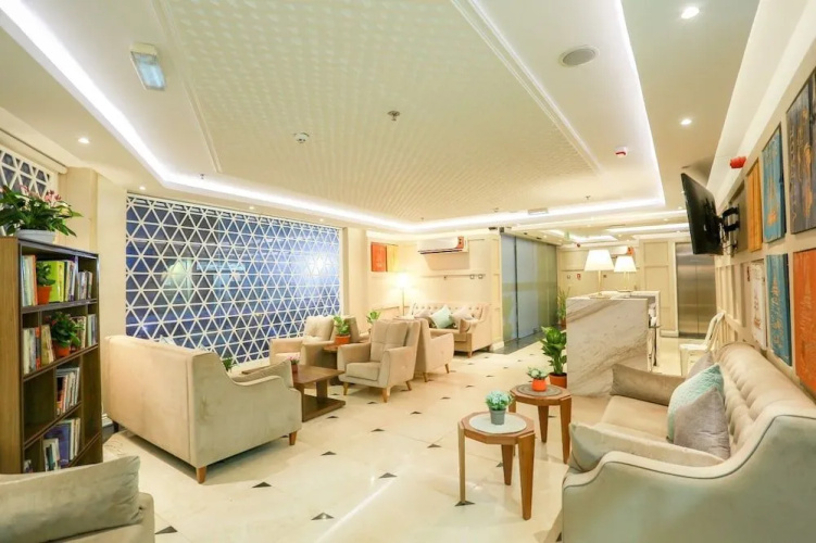 Oyyo Plaza Hotel