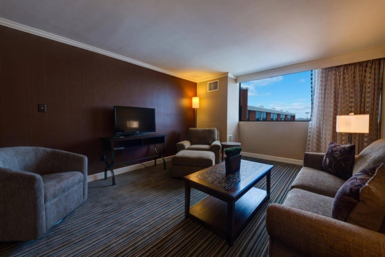 DoubleTree by Hilton Akron Fairlawn