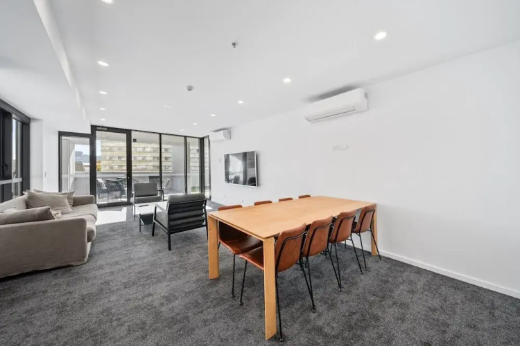 Stylish 2-bed Apartment in Canberra CBD