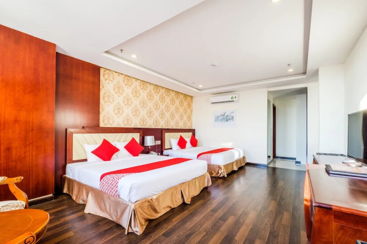 OYO 122 GIC Land Hotel