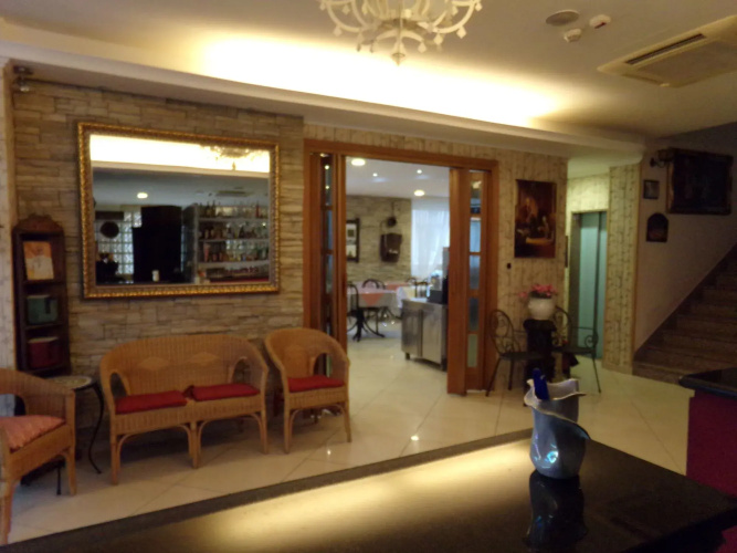 Primrose Residence Hotel