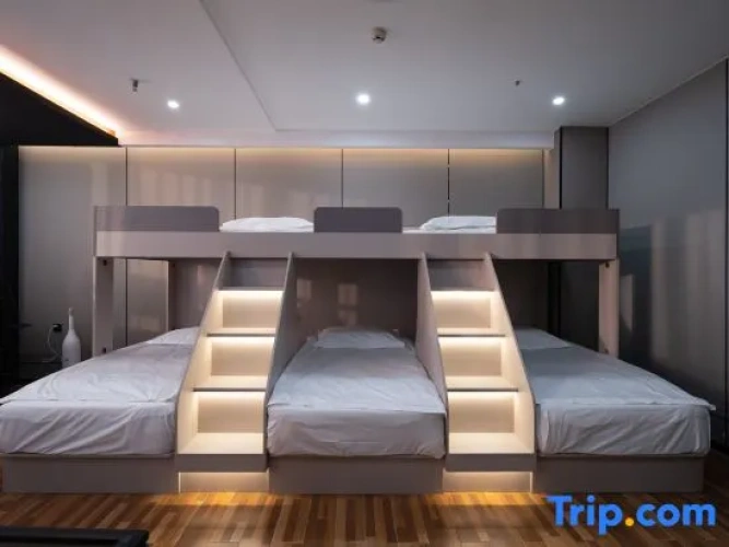Standard Quintuple room