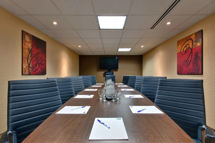 Holiday Inn Express & Suites Chatham South by IHG