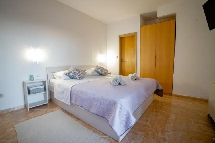 Studio with balcony and with partial sea view
