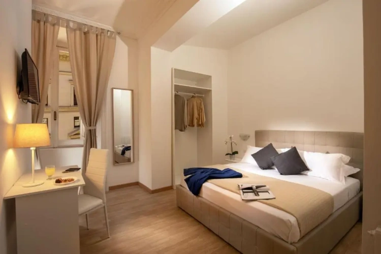 Standard Triple room