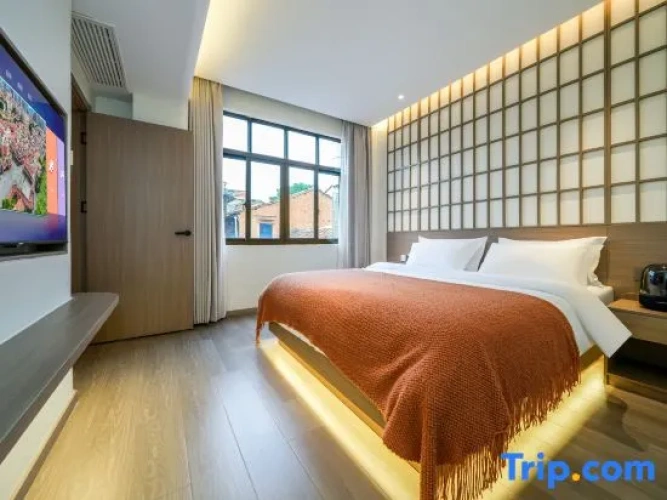 Standard Family room with city view