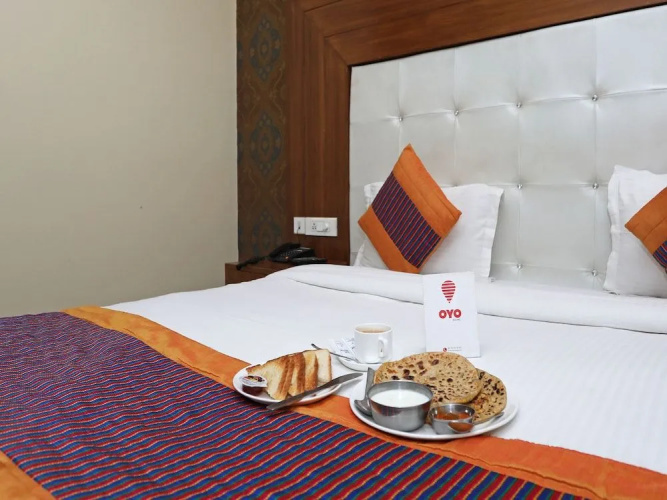 OYO 9532 Hotel Q-Cent