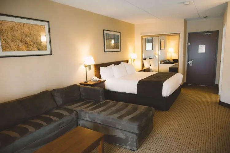 Elkhorn Resort, Spa, & Conference Centre