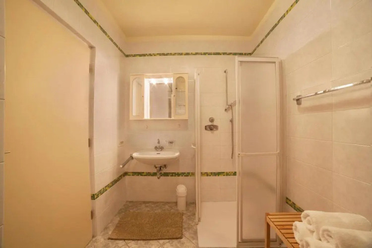 Wanda Apartment 1