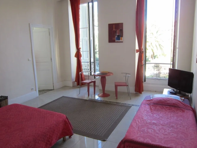 Standard Triple room