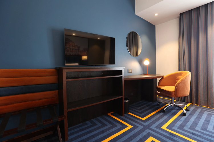 Holiday Inn Express & Suites photo 6
