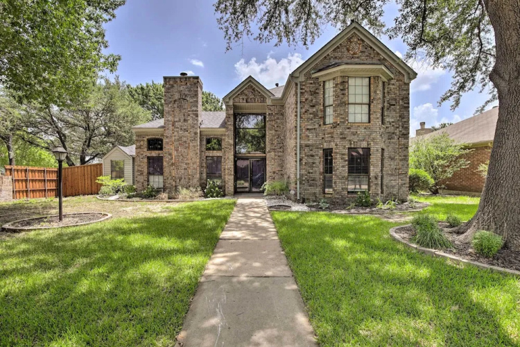 Convenient Allen Retreat, 2 Mi to Downtown!