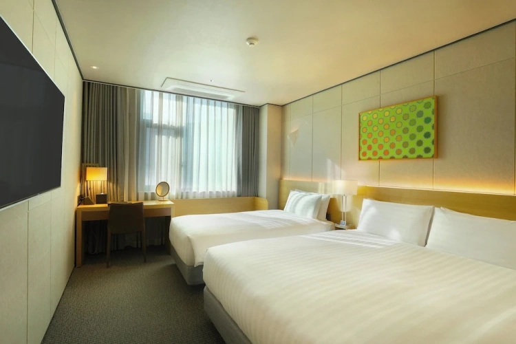 Deluxe Twin Family room