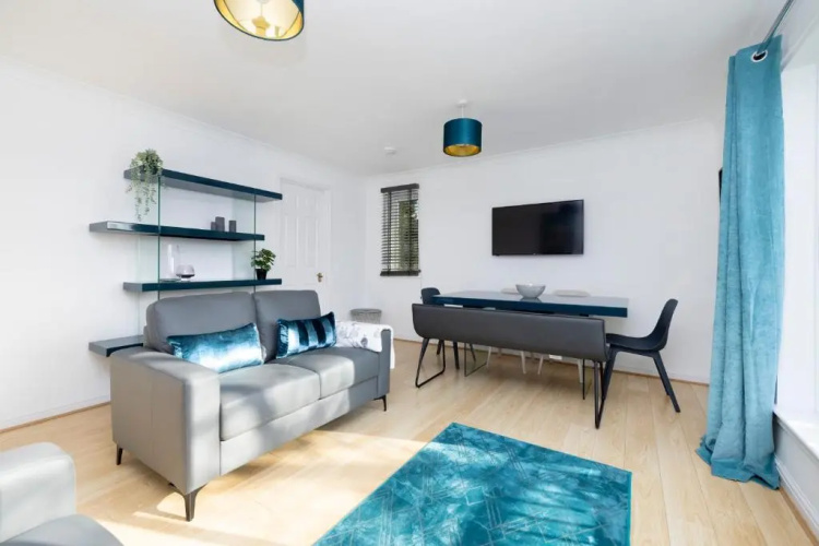 JOIVY Bright 3-Bed Flat Overlooking The Clyde