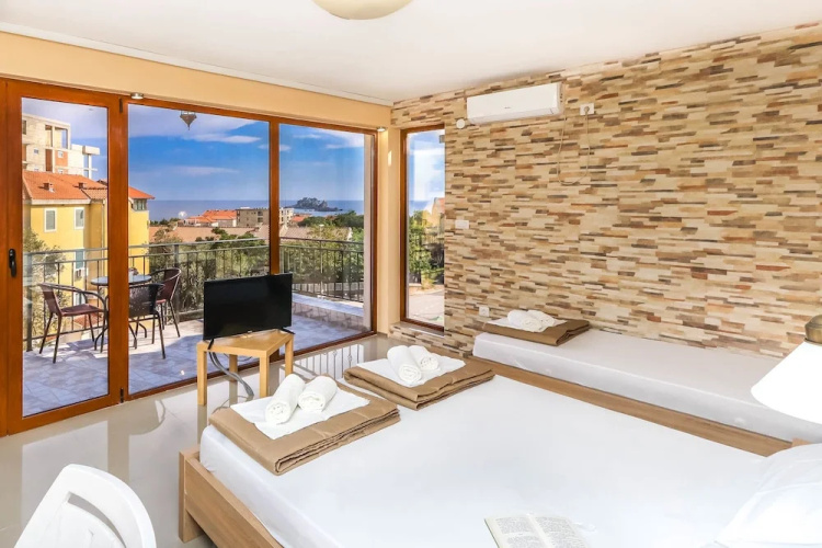 Jovan Apartments