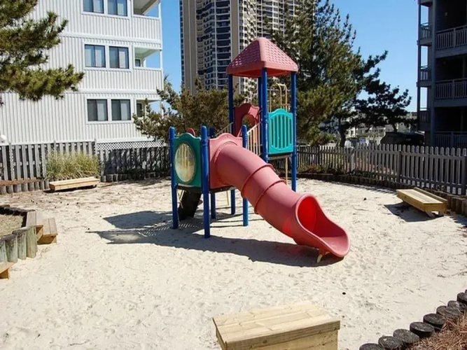 Pelican's Landing 132 - 3 Br Condo