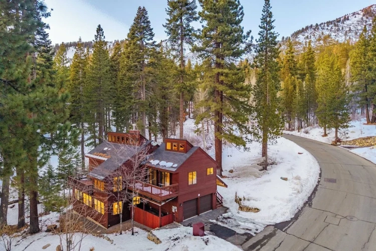 4 Bedrooms Cottage