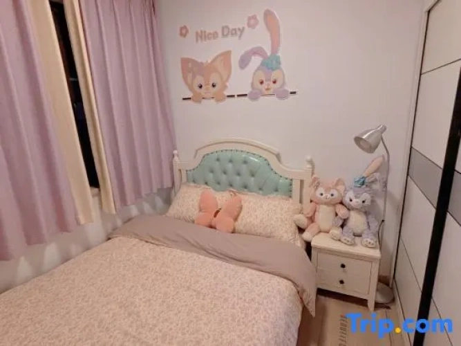 2 Bedrooms Standard Family room