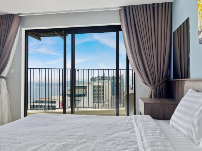 Apartment with sea view