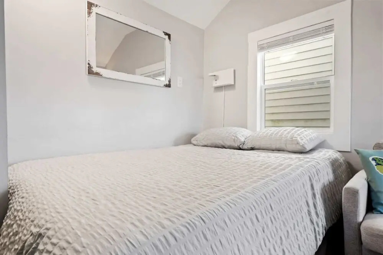 Just Beachy Charming Studio!