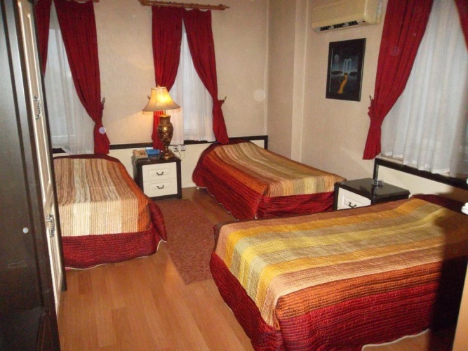 Standard Triple room
