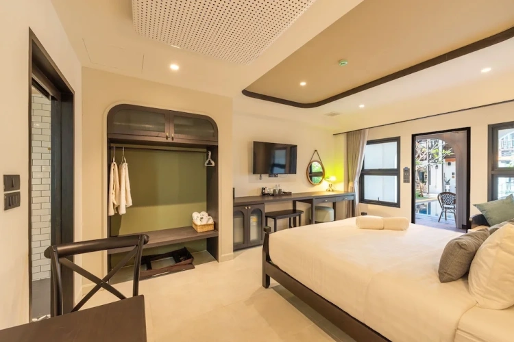 Superior Double room with pool view