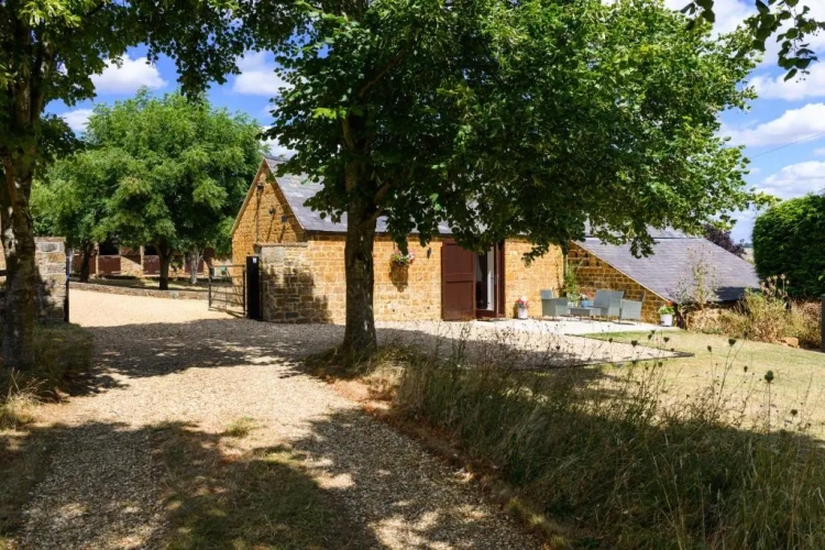 2 Bedrooms Cottage