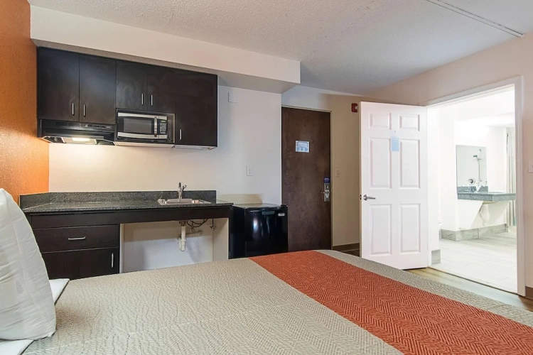 Standard Double Suite