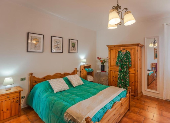 5 Bedrooms Villa