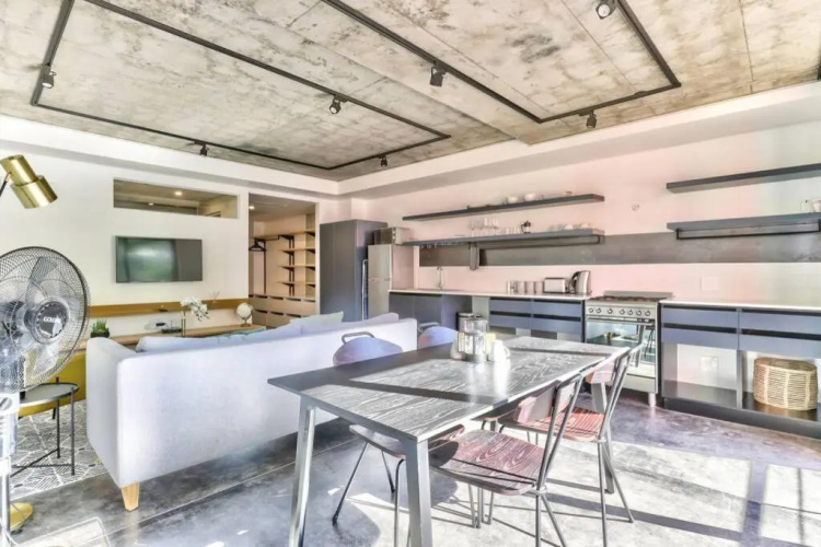 8th Floor, Modern, trendy studio in new development