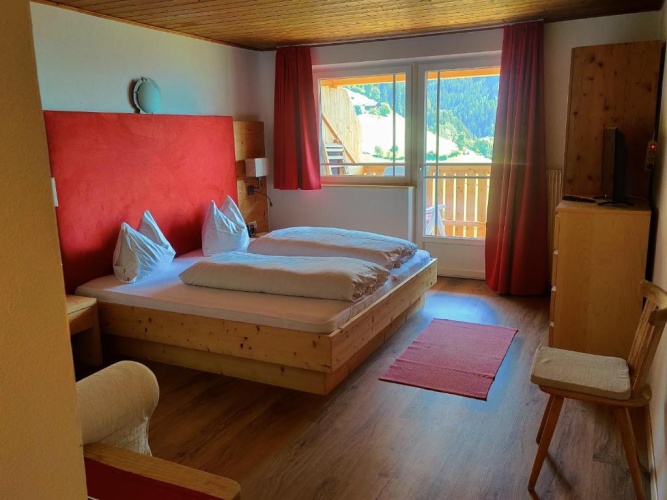 Standard Triple room with balcony