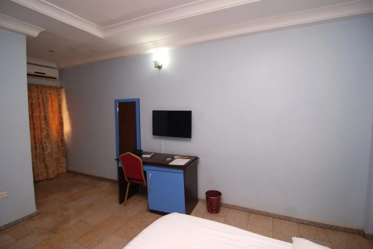 Lapour Hotels Ltd