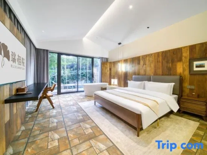 Standard Double room with garden view