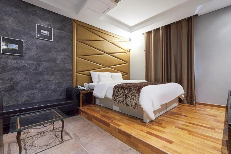 Blixx Hotel