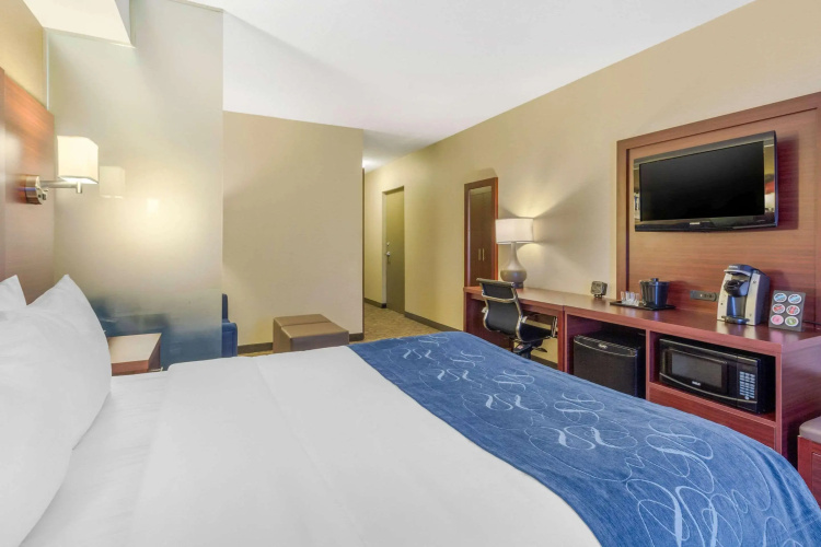 Comfort Suites Downtown Windsor