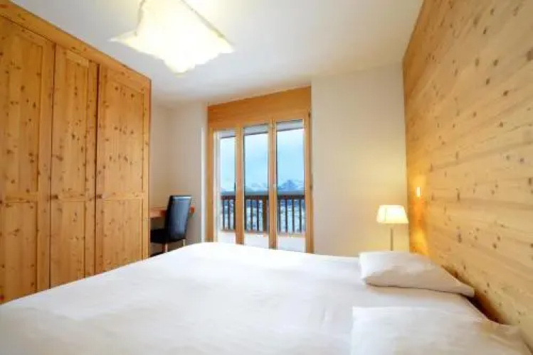 Chalet Egg