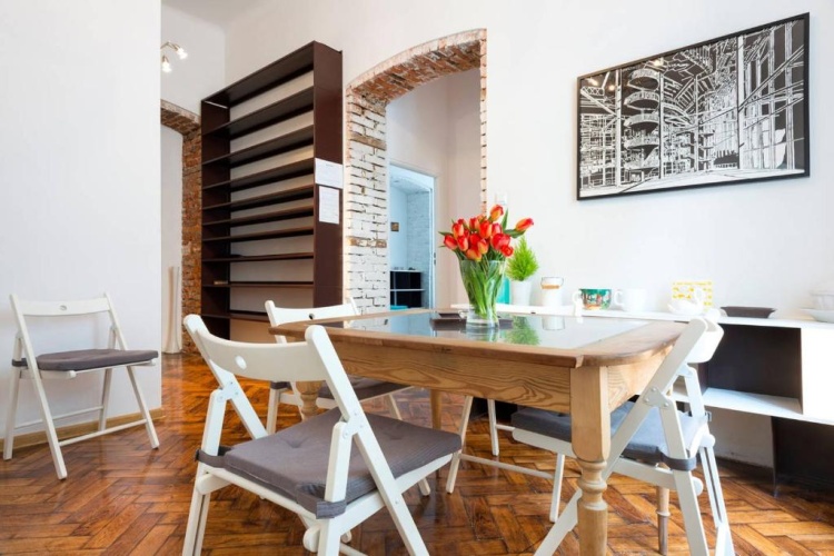 3 Bedrooms Apartment
