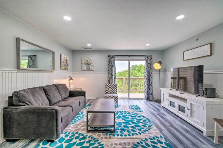 5 Mi to Branson Strip! Cozy Condo w/ Mtn Views