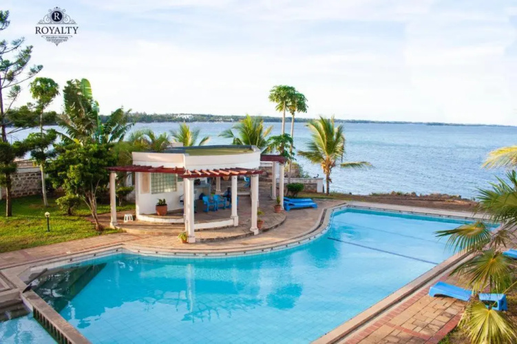 StayPlus Nyali Beachfront Apartment - s3