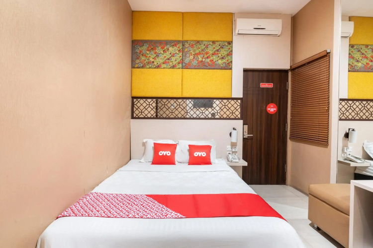 OYO Flagship 3869 Metro House Sub