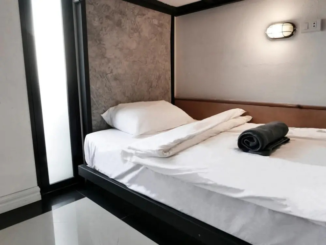 Hive Hostel - Adults Only