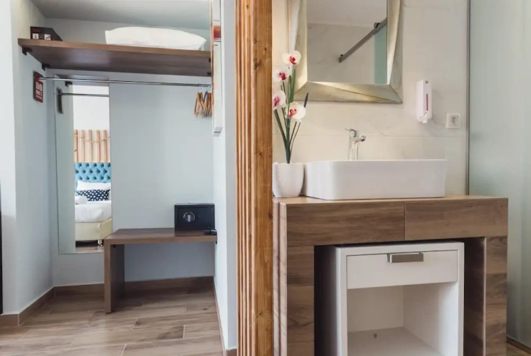 Standard Triple room with balcony