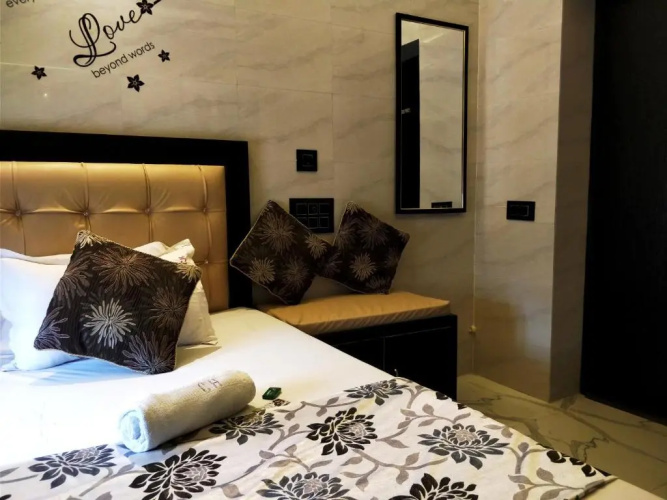 City Hotel