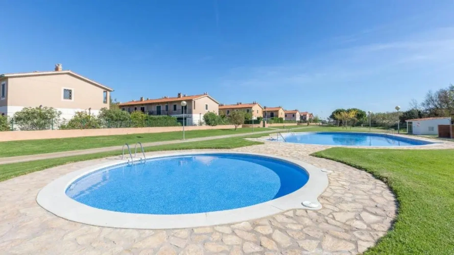 3 Bedrooms Villa