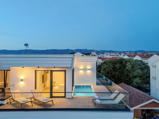 4 Bedrooms Deluxe Apartment with sea view