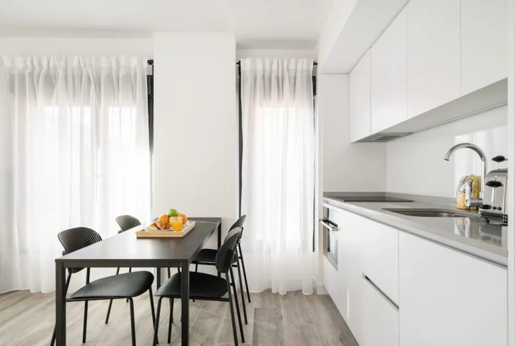 2 Bedrooms Comfort Apartment with city view