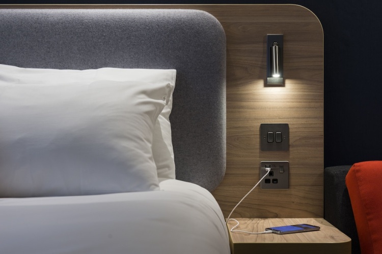 Holiday Inn Express London - Luton Airport photo 18